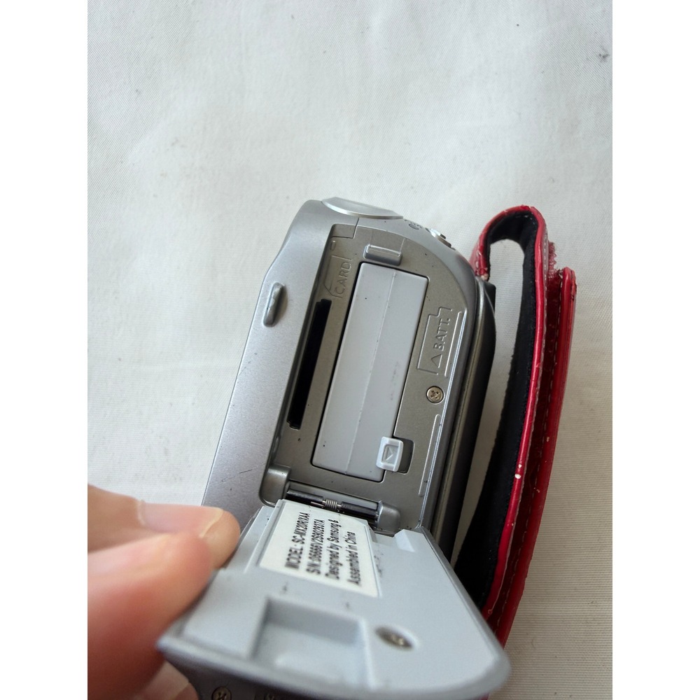 UNTESTED Samsung SC-MX20R Red Digital Camcorder 34x Optical Zoom - Picture 6 of 7